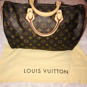 SOLD!Louis uitton
Speedy Handbag Monogram Canvas 30